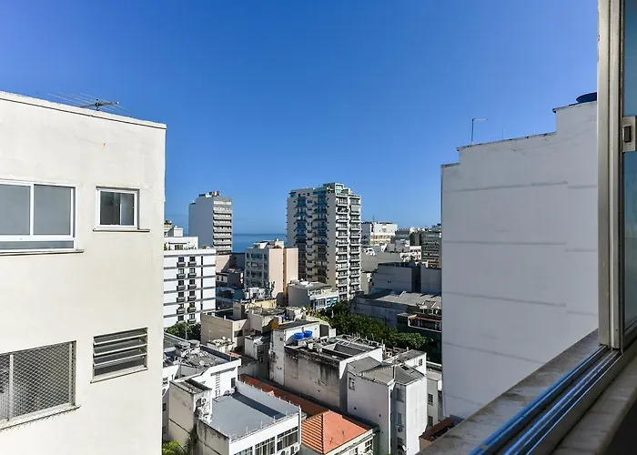 Apartamento Ipanema 2 quartos , uma suíte , 2 quadras da praia ,1 quadra do Metrô ,melhor ponto de Ipanema Rio de Janeiro
